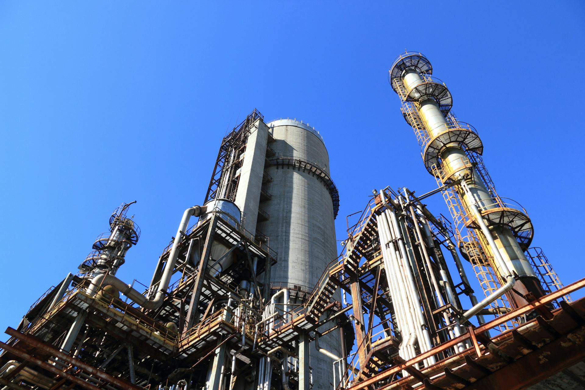 Oil and gas production facility
